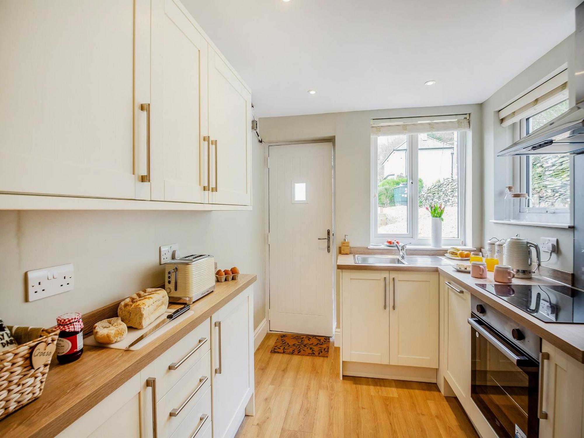 Frondeg Villa Capel Garmon Екстериор снимка